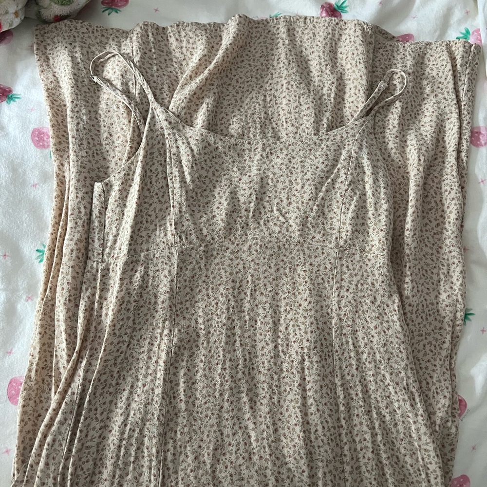 Brandy Melville tie back Cream Floral Dress